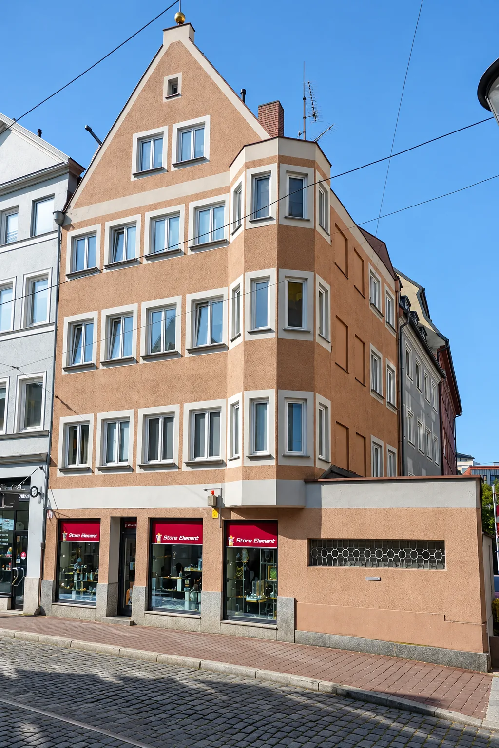Eckhaus Auf dem Rain 1 in der Augsburger Innenstadt